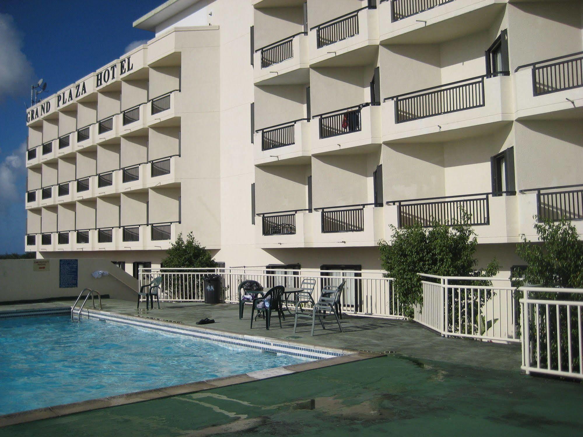 แกรนด์พลาซ่าโฮเต็ล Hotel ทูมอน ภายนอก รูปภาพ