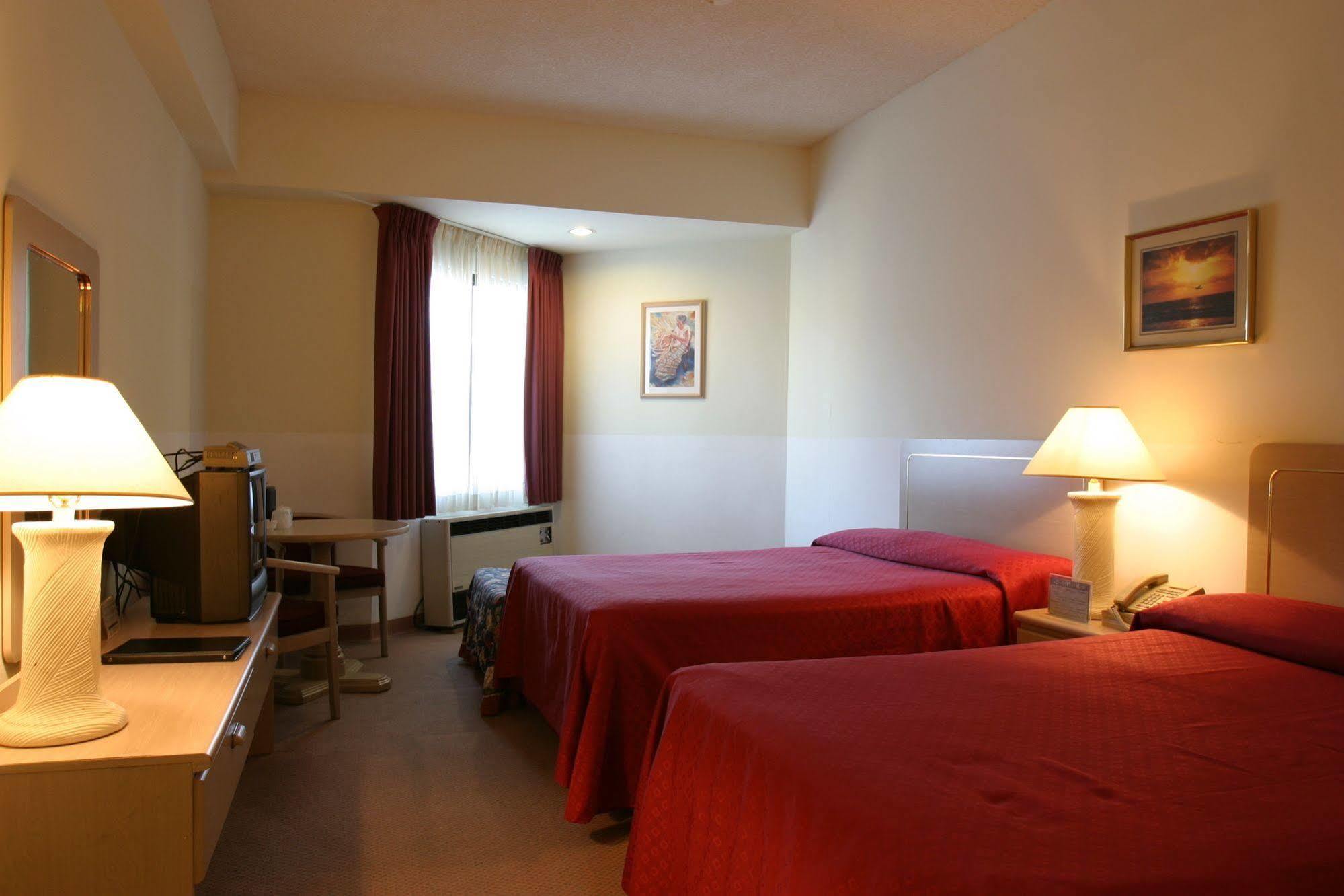 แกรนด์พลาซ่าโฮเต็ล Hotel ทูมอน ภายนอก รูปภาพ