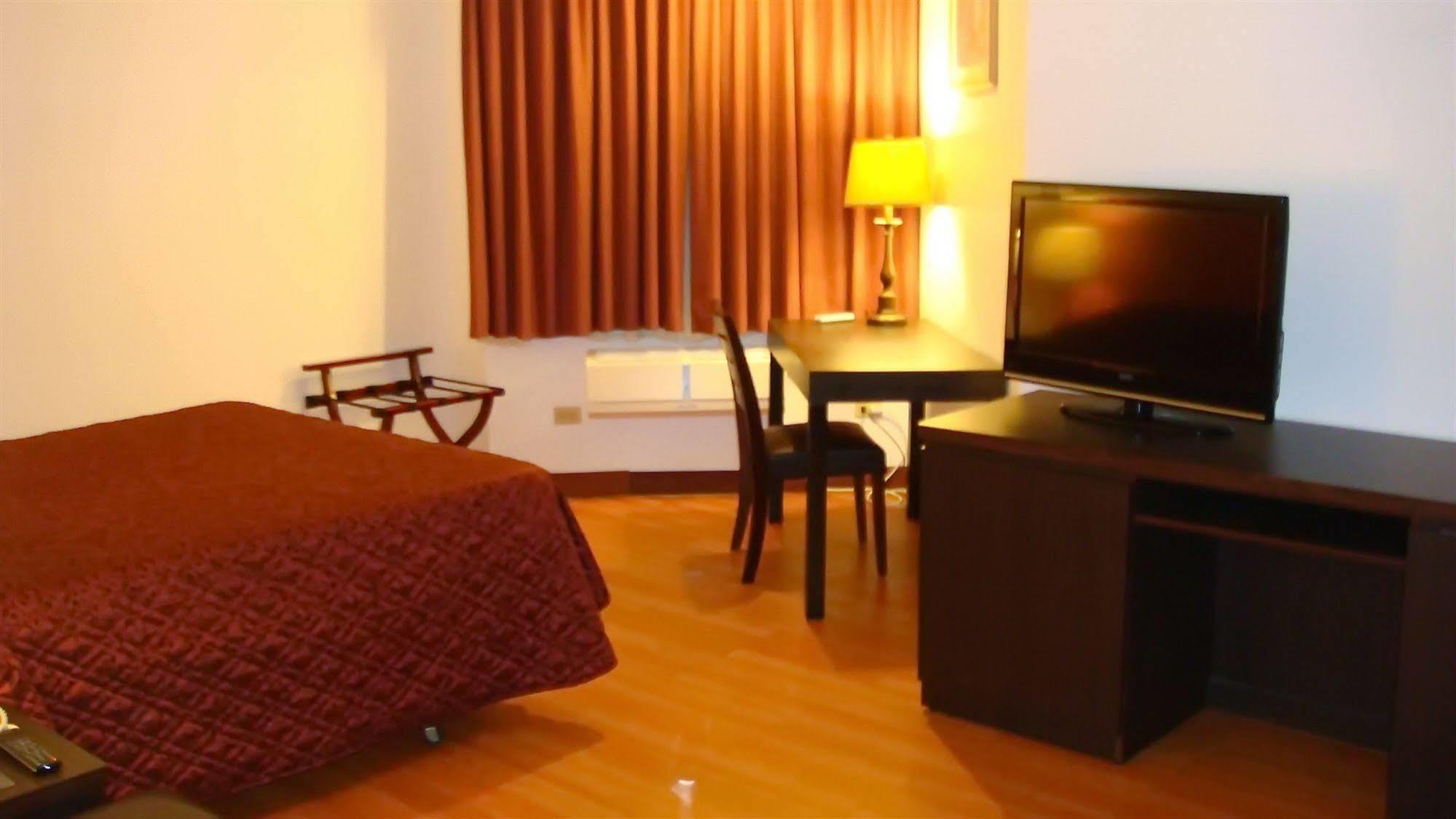 แกรนด์พลาซ่าโฮเต็ล Hotel ทูมอน ภายนอก รูปภาพ
