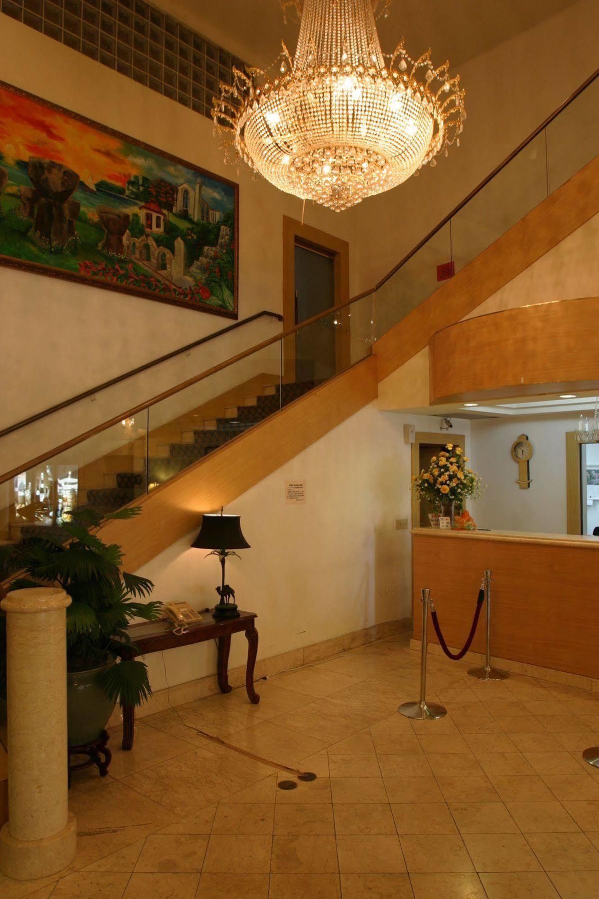 แกรนด์พลาซ่าโฮเต็ล Hotel ทูมอน ภายนอก รูปภาพ