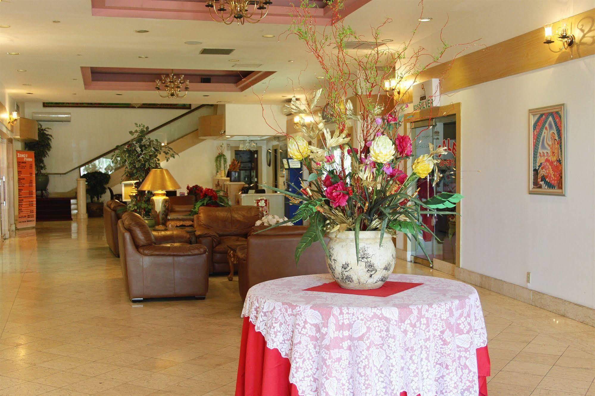 แกรนด์พลาซ่าโฮเต็ล Hotel ทูมอน ภายนอก รูปภาพ