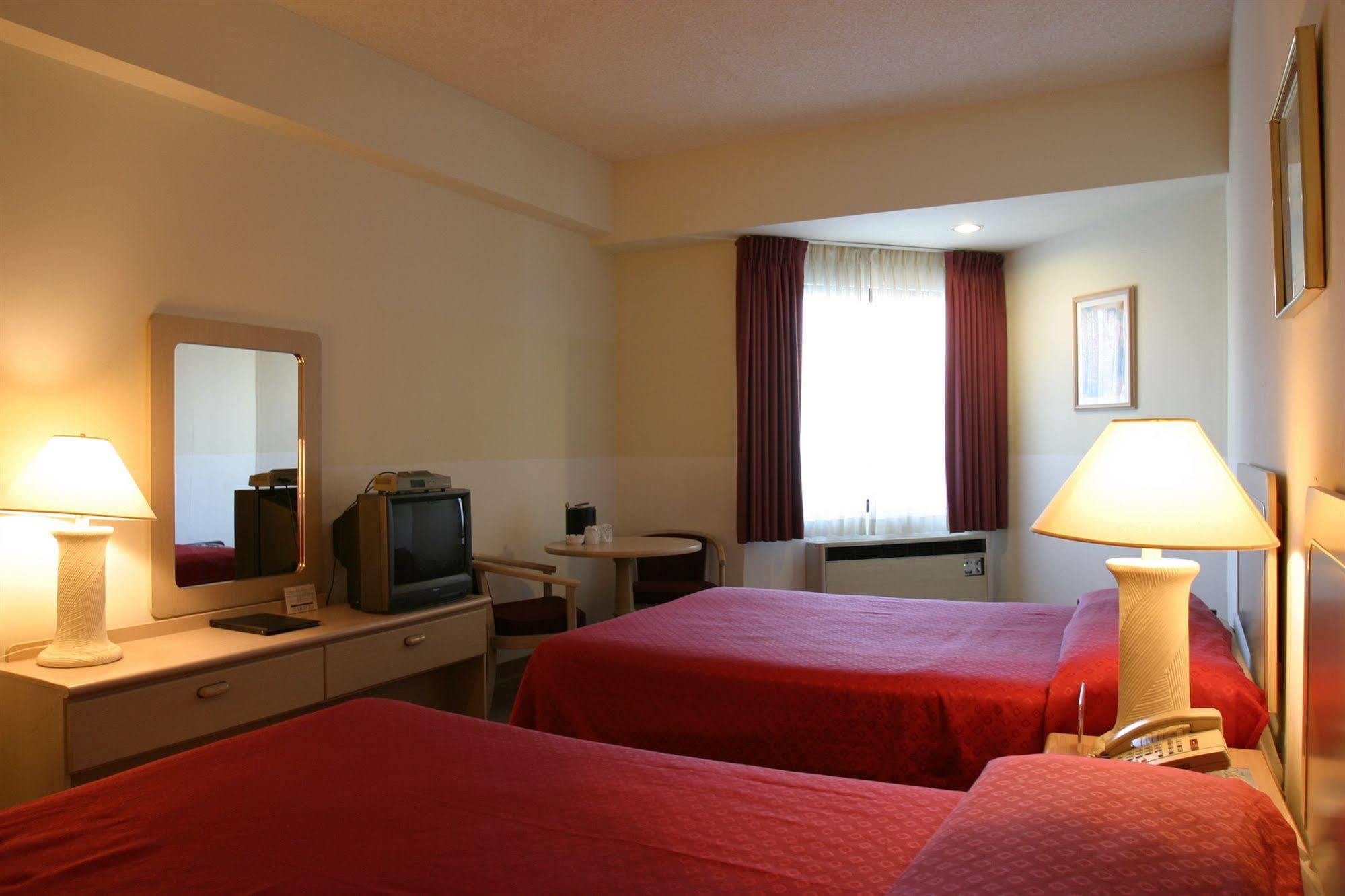 แกรนด์พลาซ่าโฮเต็ล Hotel ทูมอน ภายนอก รูปภาพ